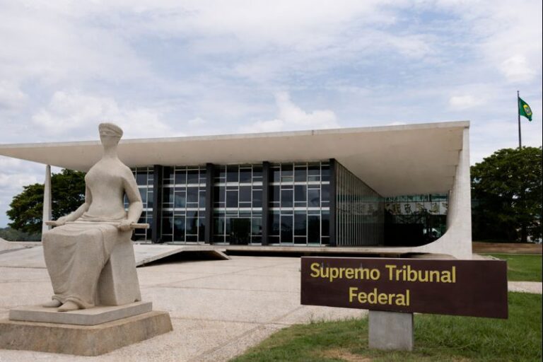 Gilmar Mendes nega habeas corpus que pedia prisão domiciliar para Jair Bolsonaro