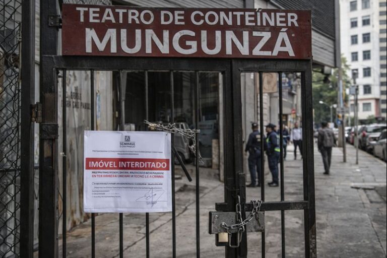 Prefeitura retoma área do Teatro de Contêiner Mungunzá no Centro e lacra espaço na Rua dos Gusmões