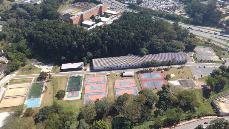 Obra da Vila Olímpica na Zona Oeste segue parada há nove meses e custo sobe R$ 12 milhões