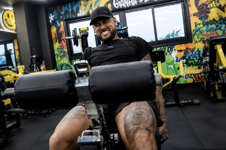 Inchaço na panturrilha exige atenção e pode indicar lesão muscular ou trombose
