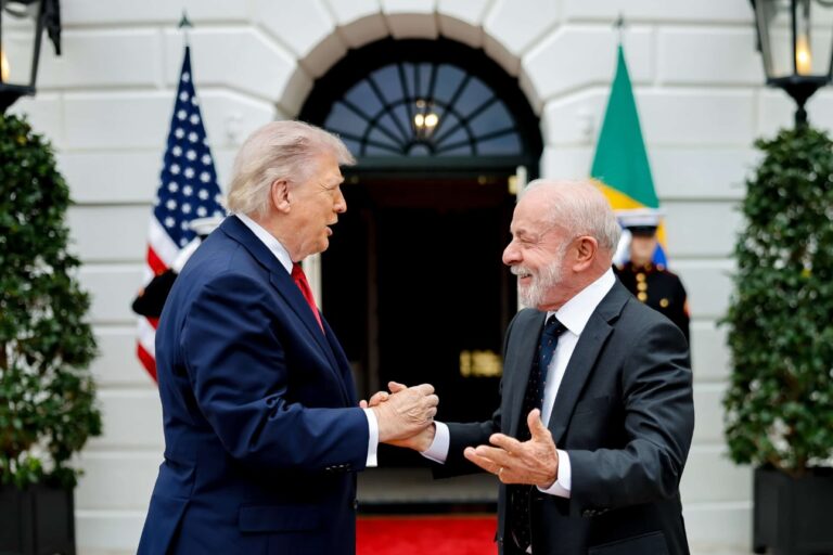Lula e Trump encerram reunião de três horas na Casa Branca